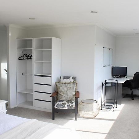 5-Min Walk To Village - Havelock North Holiday Home With Spa Pool Εξωτερικό φωτογραφία