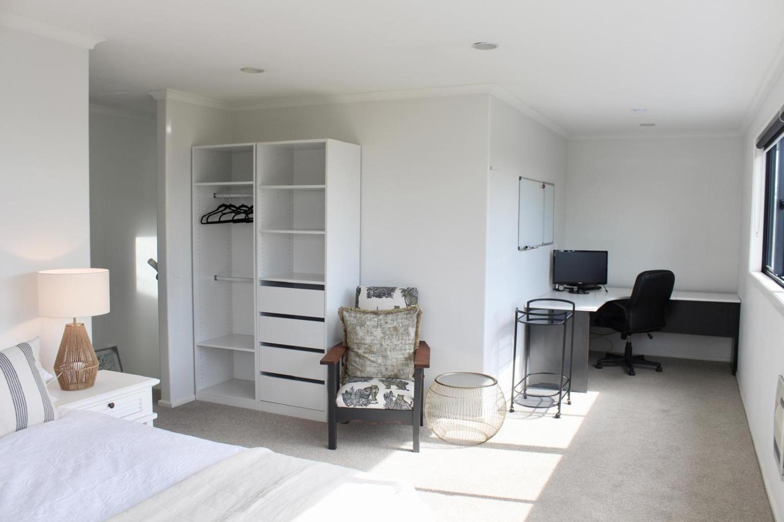 5-Min Walk To Village - Havelock North Holiday Home With Spa Pool Εξωτερικό φωτογραφία
