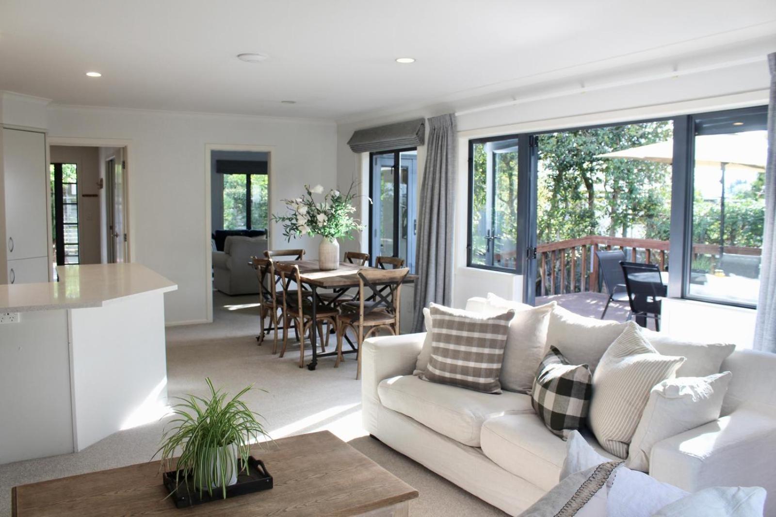 5-Min Walk To Village - Havelock North Holiday Home With Spa Pool Εξωτερικό φωτογραφία