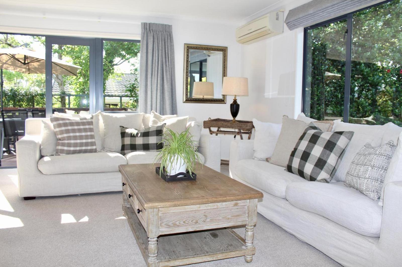 5-Min Walk To Village - Havelock North Holiday Home With Spa Pool Εξωτερικό φωτογραφία